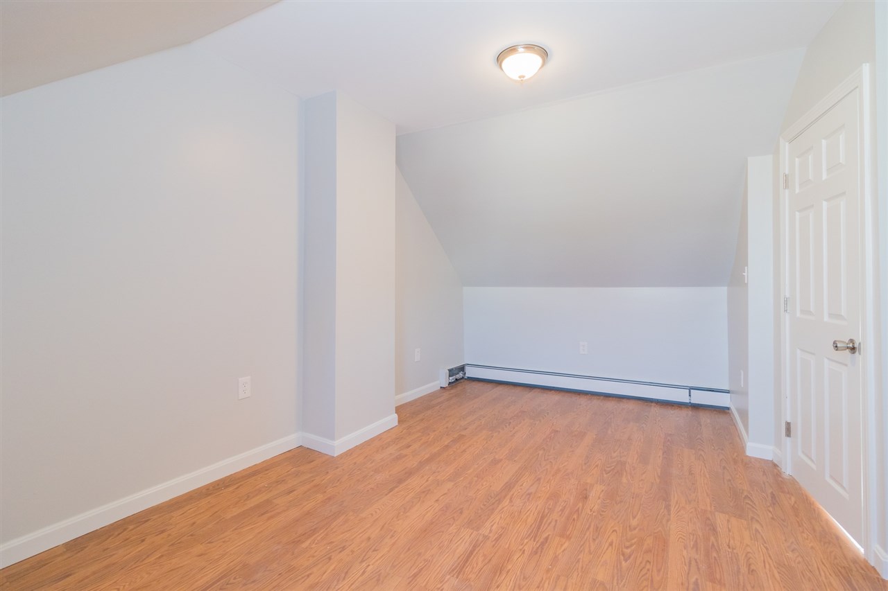 10 Jackson Street Rochester, NH 03867 - Photo 20 of 40