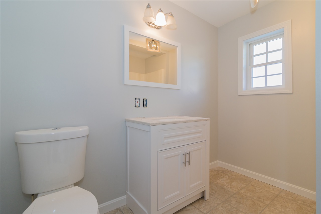 10 Jackson Street Rochester, NH 03867 - Photo 31 of 40