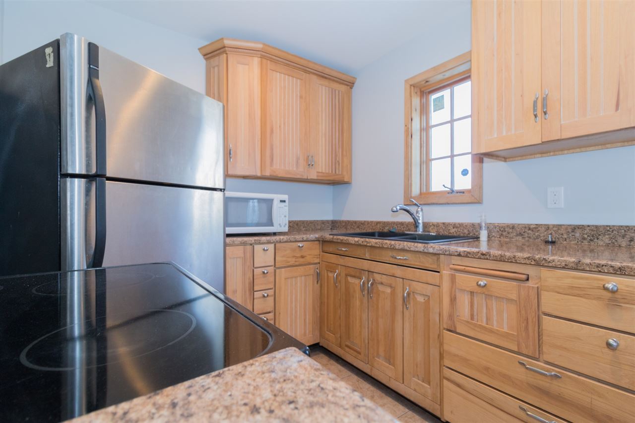 10 Jackson Street Rochester, NH 03867 - Photo 6 of 40