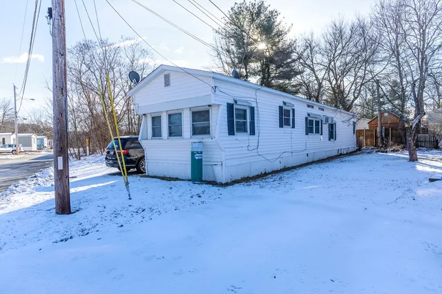 $168,900 | 195 Shoreline Drive, North Billerica, MA 01862