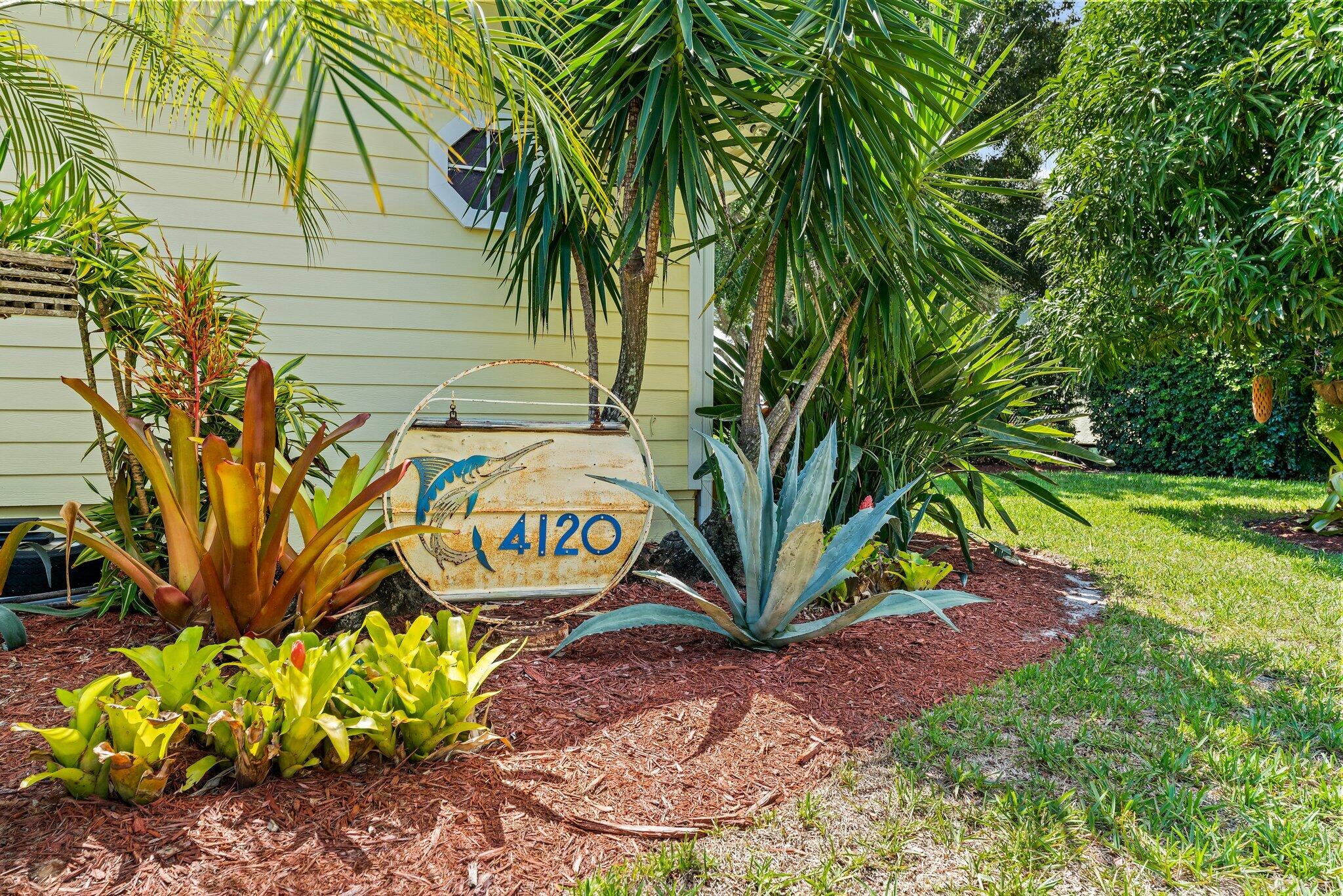 4120 Southeast Whiticar Way Stuart, FL 34997 - Photo 5 of 60 002-4120SEWhiticarWay-Stuart-FL-SMALL