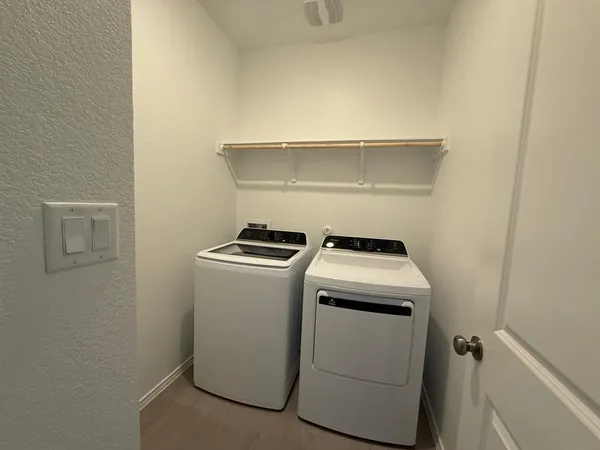 $2,499 | 203 Herald Drive, Hutto, TX 78634