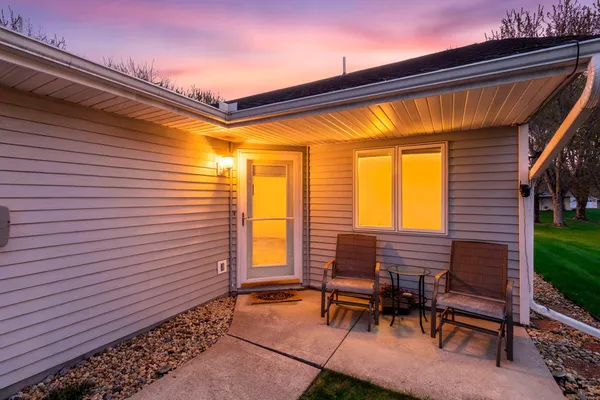 $289,900 | 353 Meadowview Court, Baldwin, WI 54002