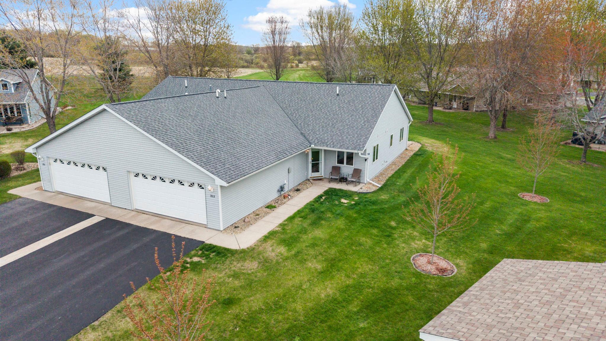 353 Meadowview Court Baldwin, WI 54002 - Photo 4 of 43