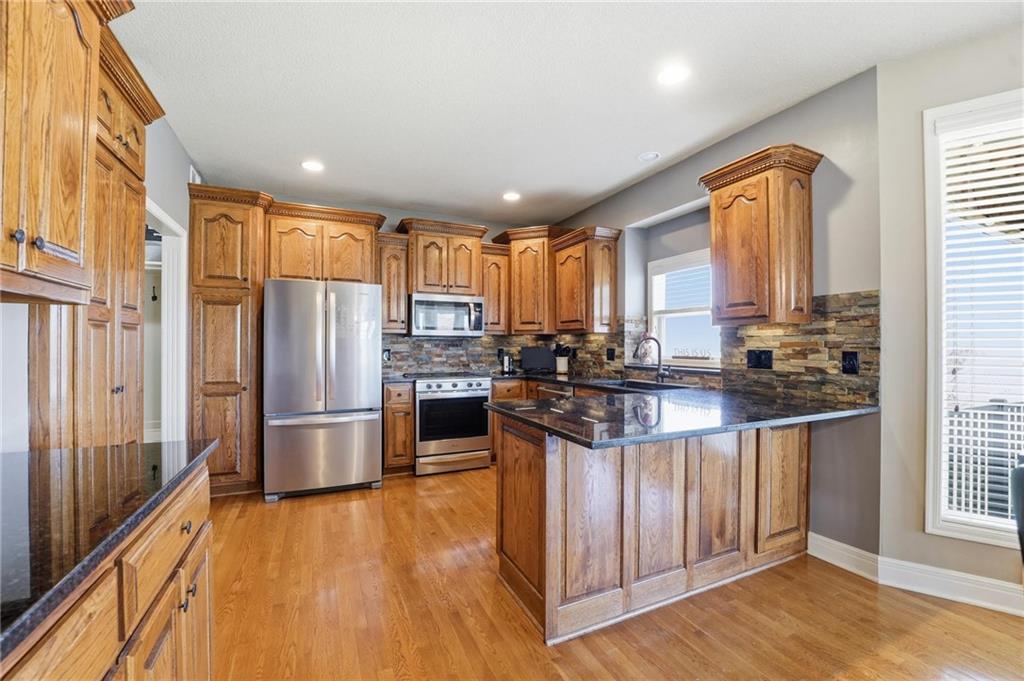 1256 Southwest Summit Crossing Circle Lee's Summit, MO 64081 - Photo 15 of 58