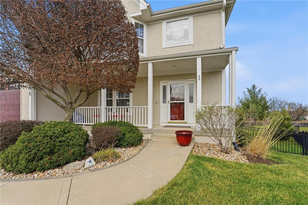 1256 Southwest Summit Crossing Circle Lee's Summit, MO 64081 - Photo 3 of 58