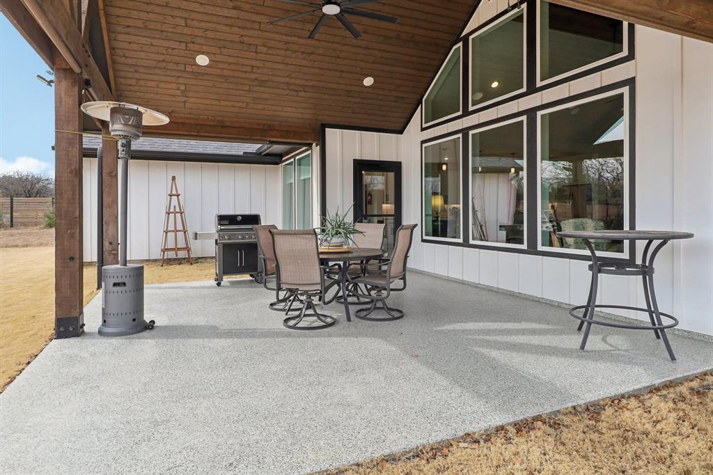 165 Rolling Bnd Road Alvord, TX 76225 - Photo 27 of 35