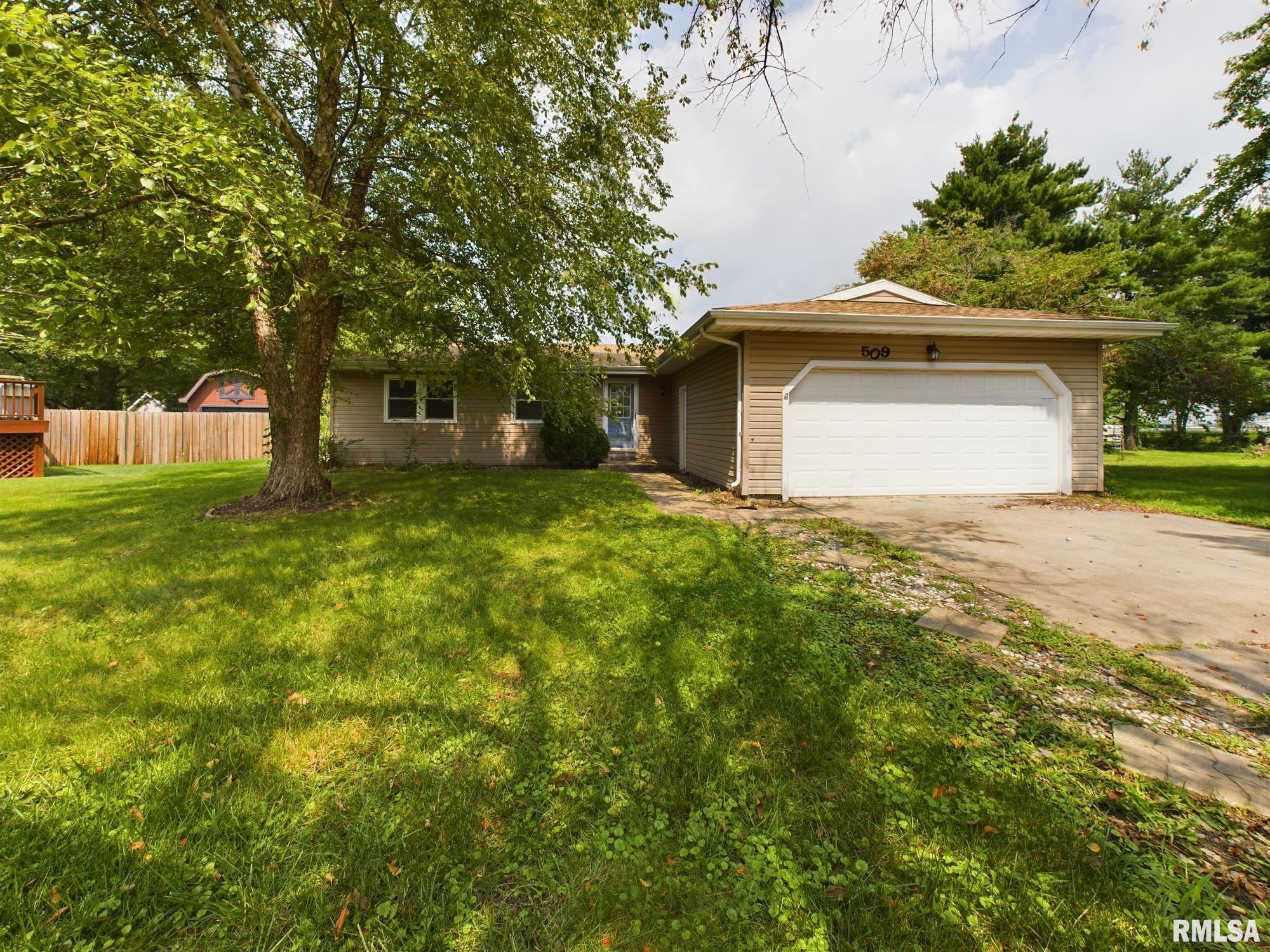 509 Robin Court Athens, IL 62613 - Photo 1 of 15 Gallery Image 1