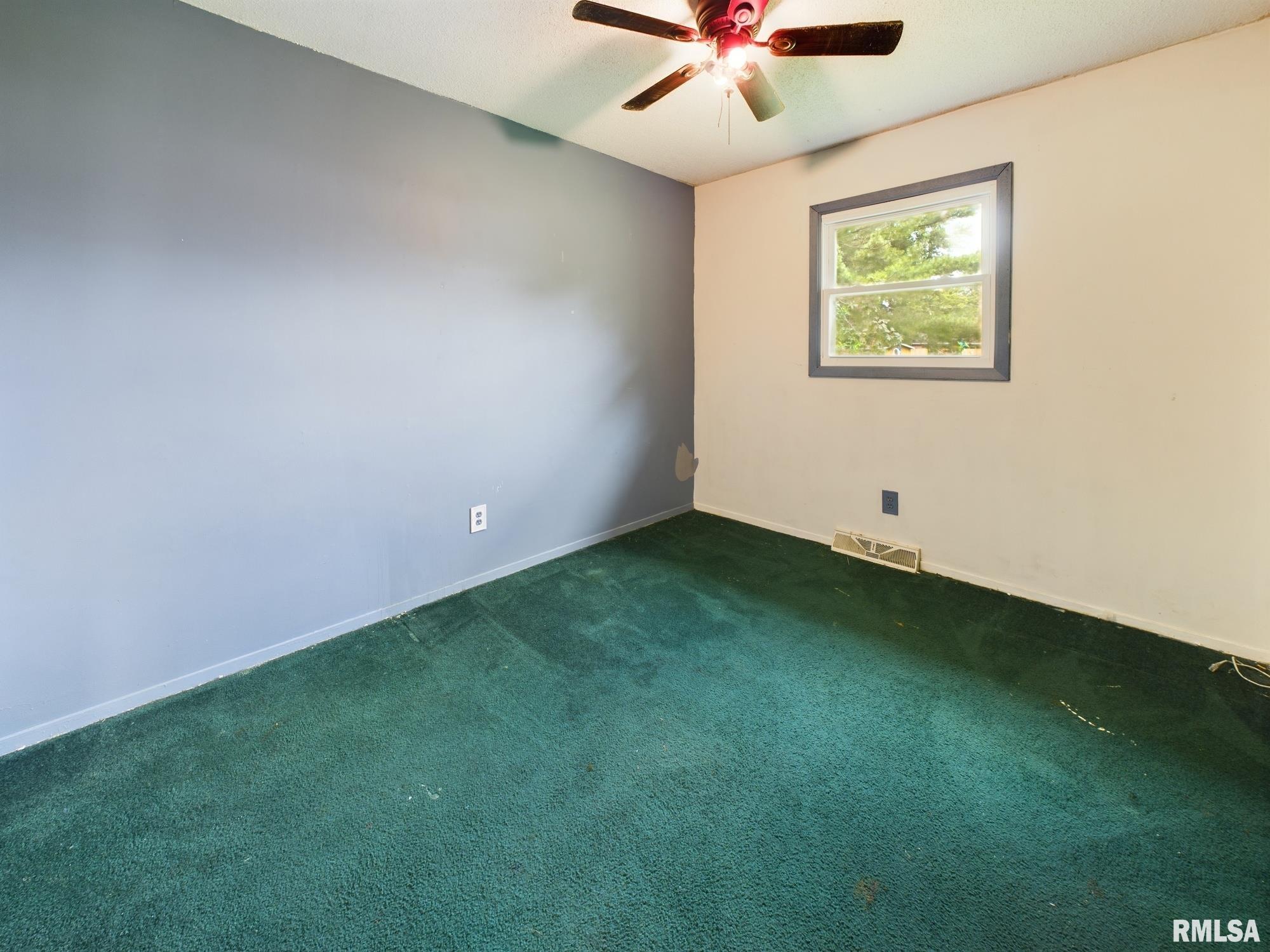 509 Robin Court Athens, IL 62613 - Photo 13 of 15 Gallery Image 13