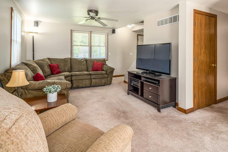 6121 Jessup Road Cincinnati, OH 45247 - Photo 6 of 30