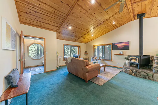 $835,000 | 15511 Northwoods Boulevard, Truckee, CA 96161