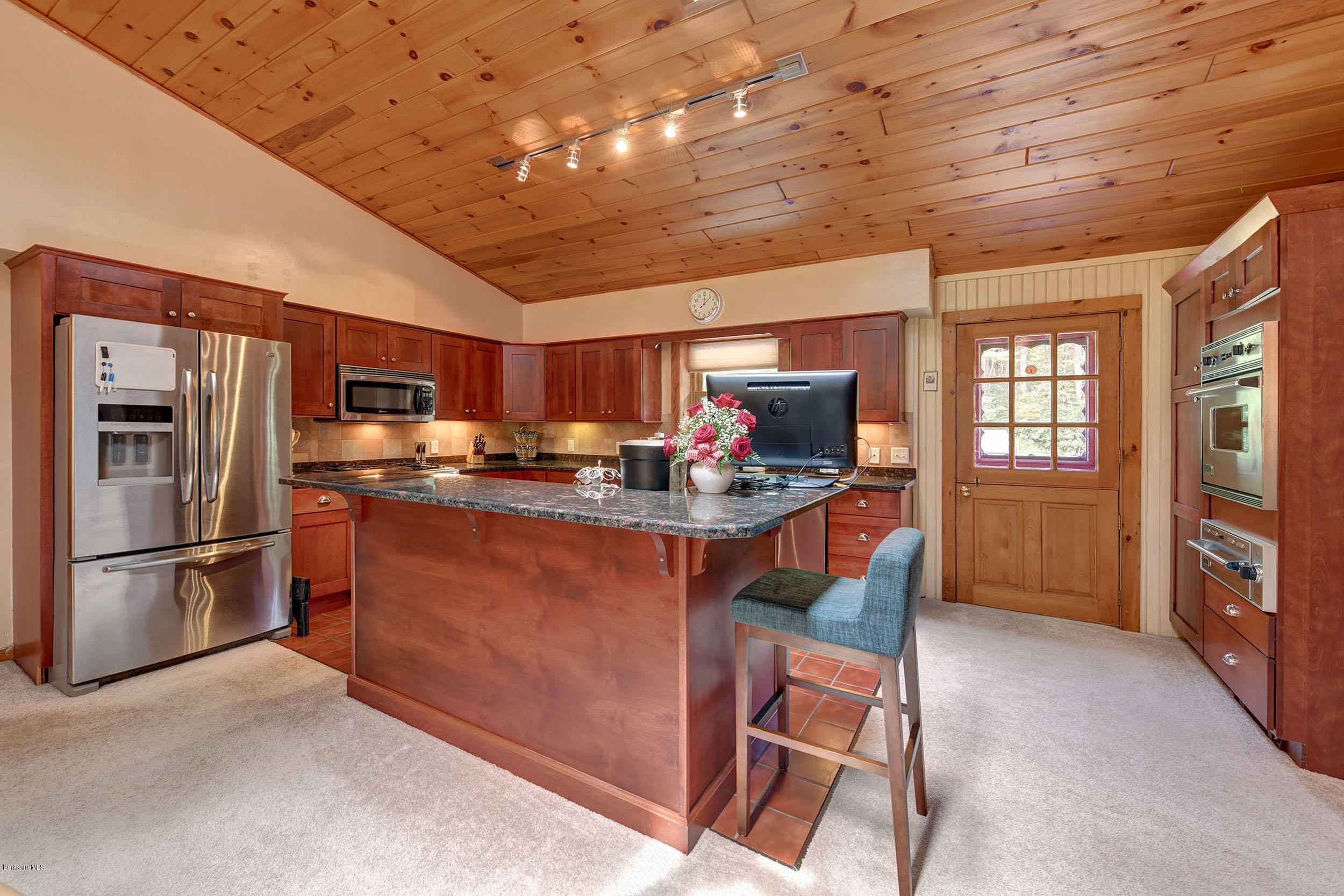 352 Barker Road Pittsfield, MA 01201 - Photo 10 of 34 11-Kitchen