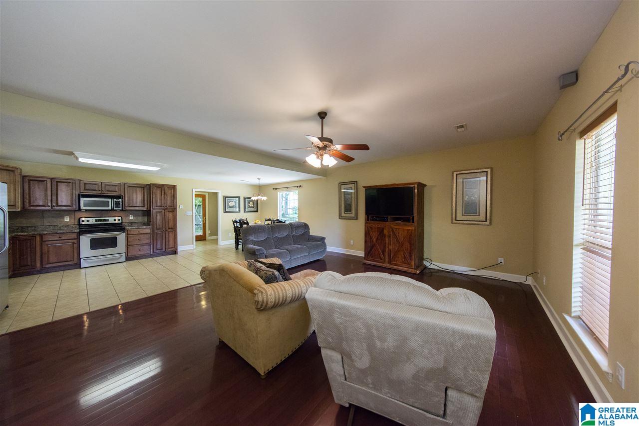 241 Davis Avenue Sylacauga, AL 35150 - Photo 6 of 22