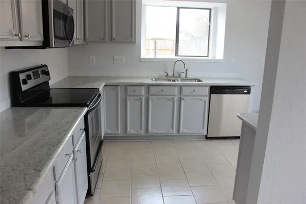 $2,350 | 812 Shannon Drive, Plano, TX 75025