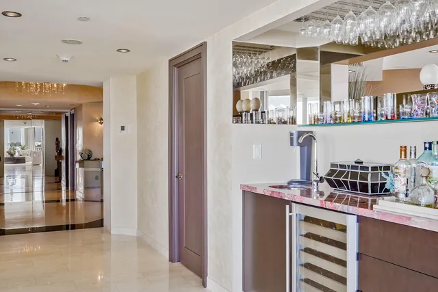 $4,497,000 | 3170 South Ocean Boulevard, Unit 605N, Palm Beach, FL 33480