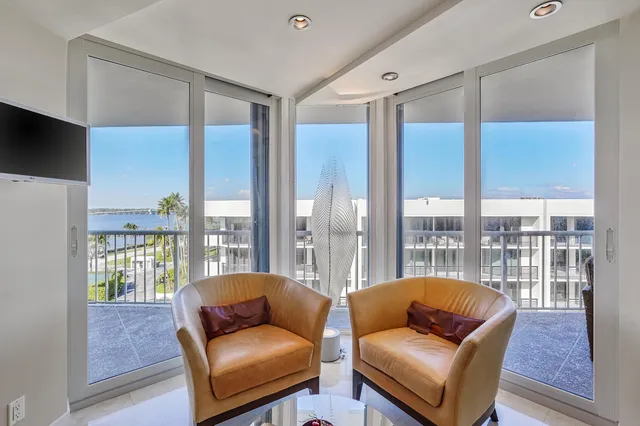 $4,497,000 | 3170 South Ocean Boulevard, Unit 605N, Palm Beach, FL 33480