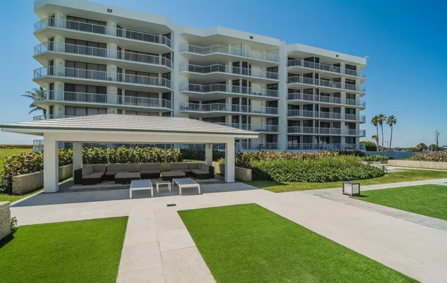 $4,497,000 | 3170 South Ocean Boulevard, Unit 605N, Palm Beach, FL 33480
