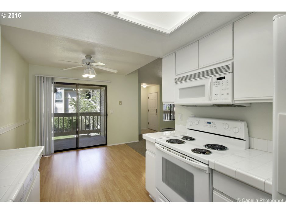 86 Kingsgate Road, Unit 202A Lake Oswego, OR 97035 - Photo 11 of 20 Gallery Image 11