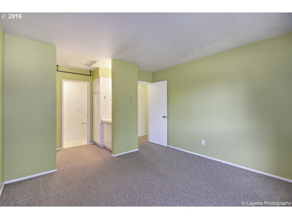 86 Kingsgate Road, Unit 202A Lake Oswego, OR 97035 - Photo 15 of 20 Gallery Image 15