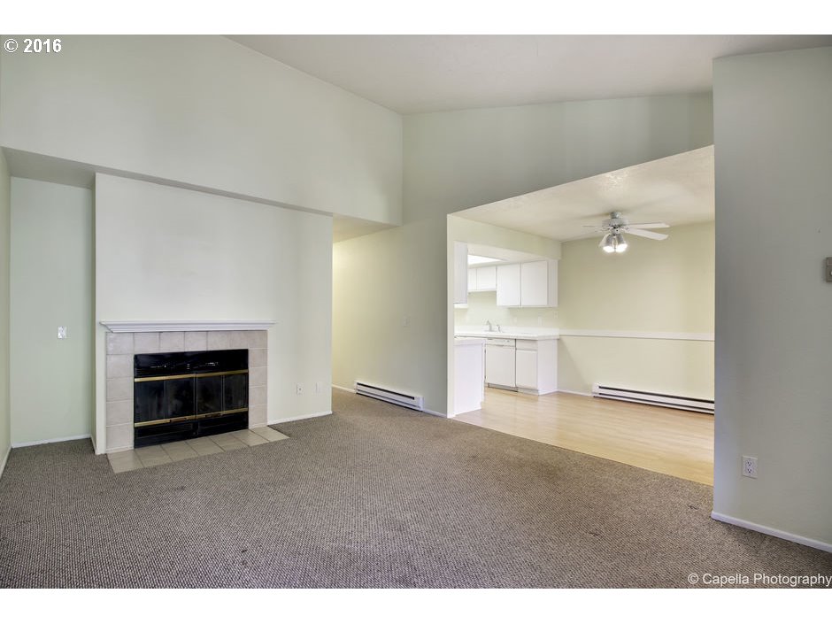 86 Kingsgate Road, Unit 202A Lake Oswego, OR 97035 - Photo 2 of 20 Gallery Image 2