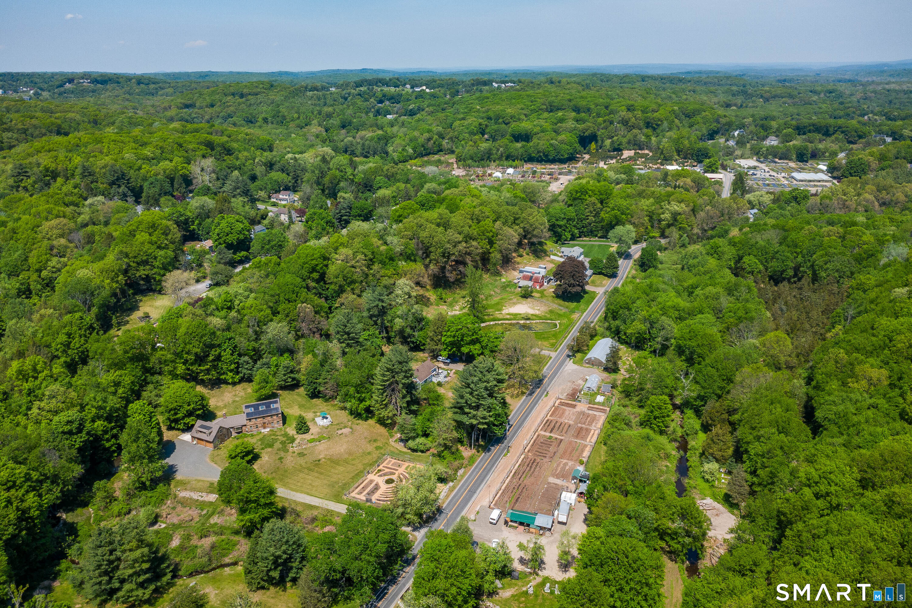 174 Huntingtown Road Newtown, CT 06470 - Photo 40 of 40 a view of a city