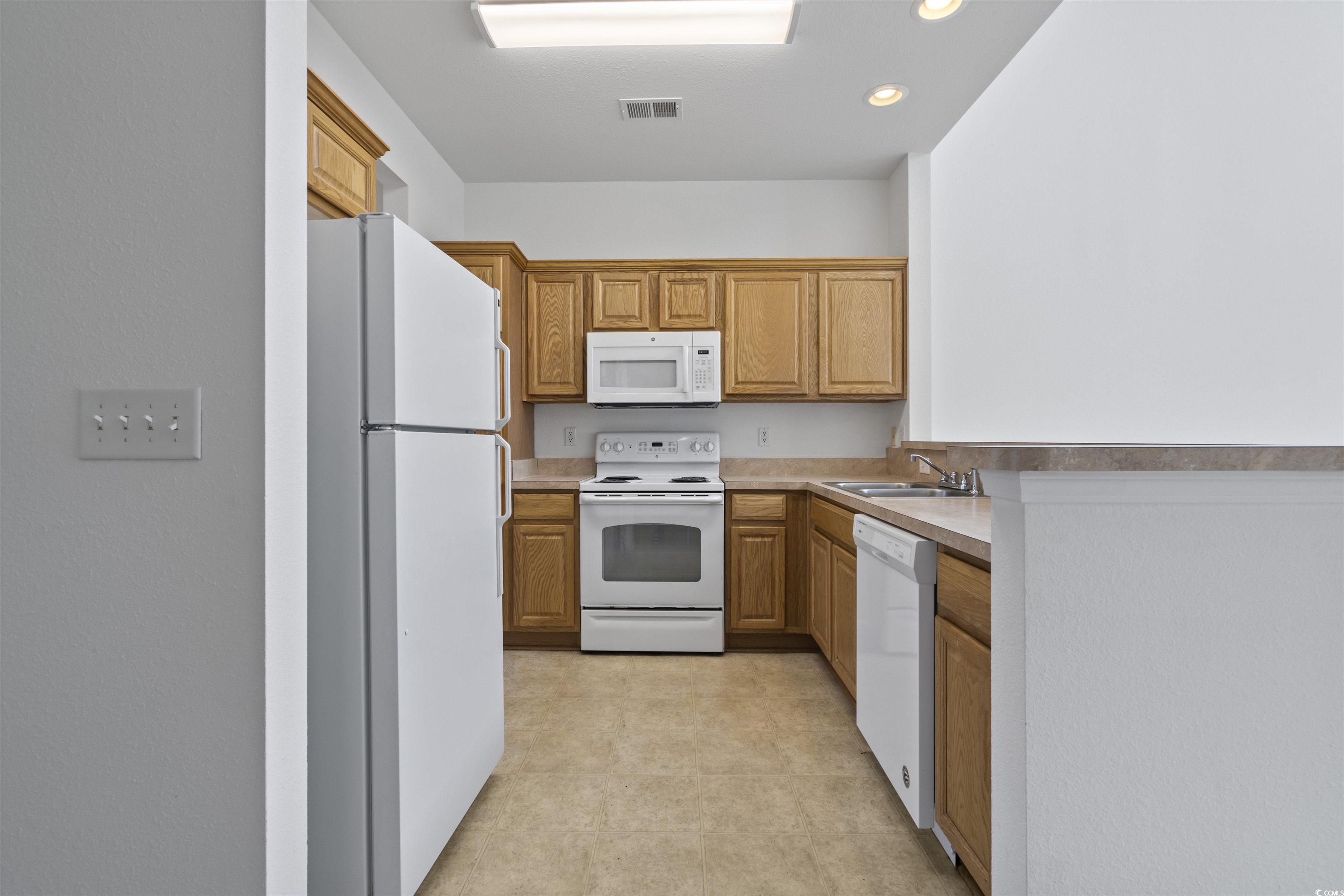 160 Chenoa Drive, Unit A Murrells Inlet, SC 29576 - Photo 7 of 37 Gallery Image 7