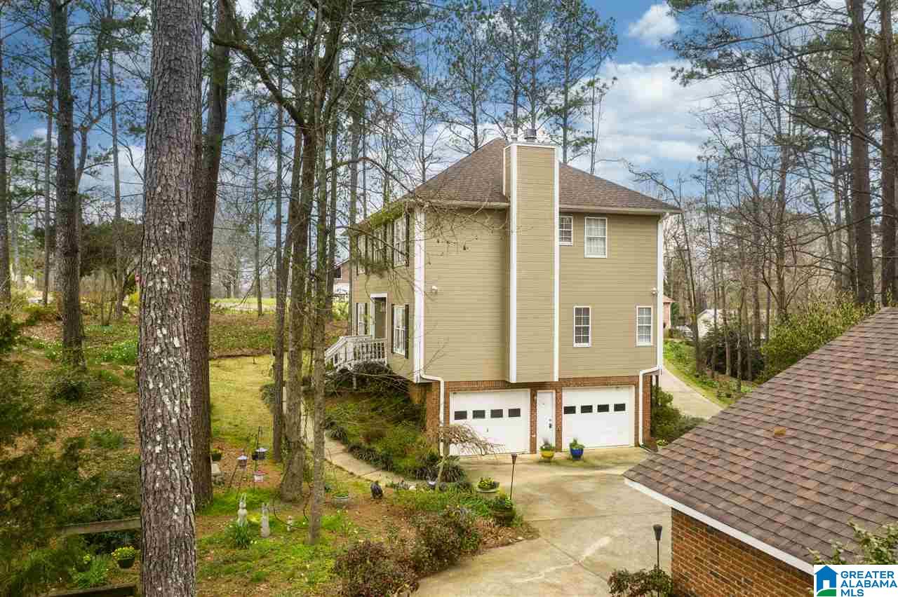 3895 Hilltop Road Southeast Bessemer, AL 35022 - Photo 3 of 47