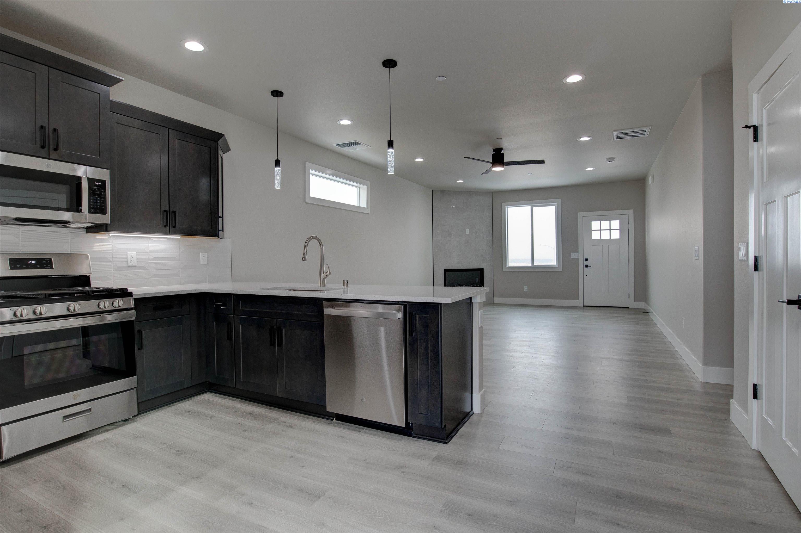 719 Rio Vista Loop, Unit LOT 4 Sunnyside, WA 98944 - Photo 8 of 23 Gallery Image 8