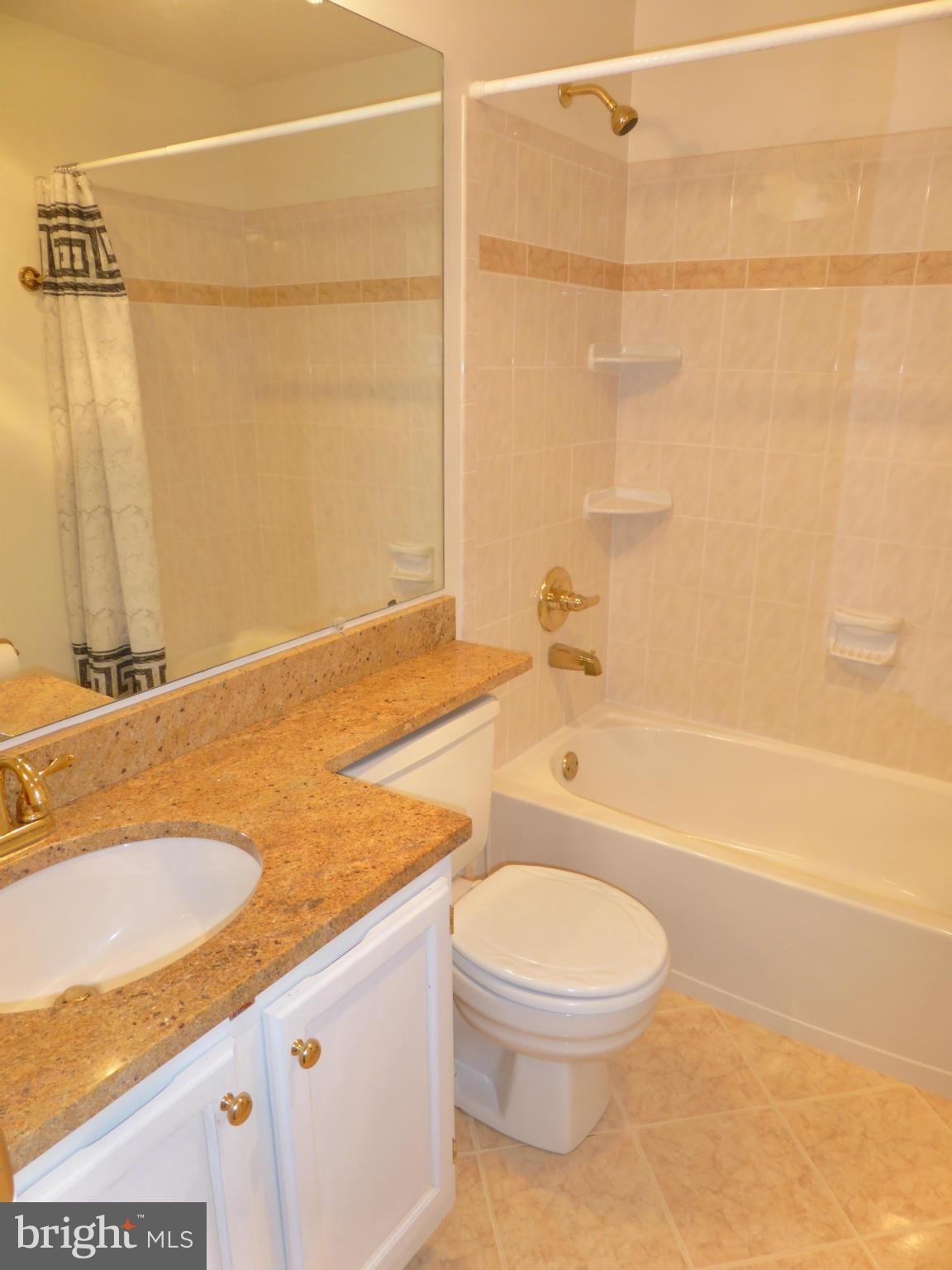 7587 Vogels Way Springfield, VA 22153 - Photo 11 of 26 Bath