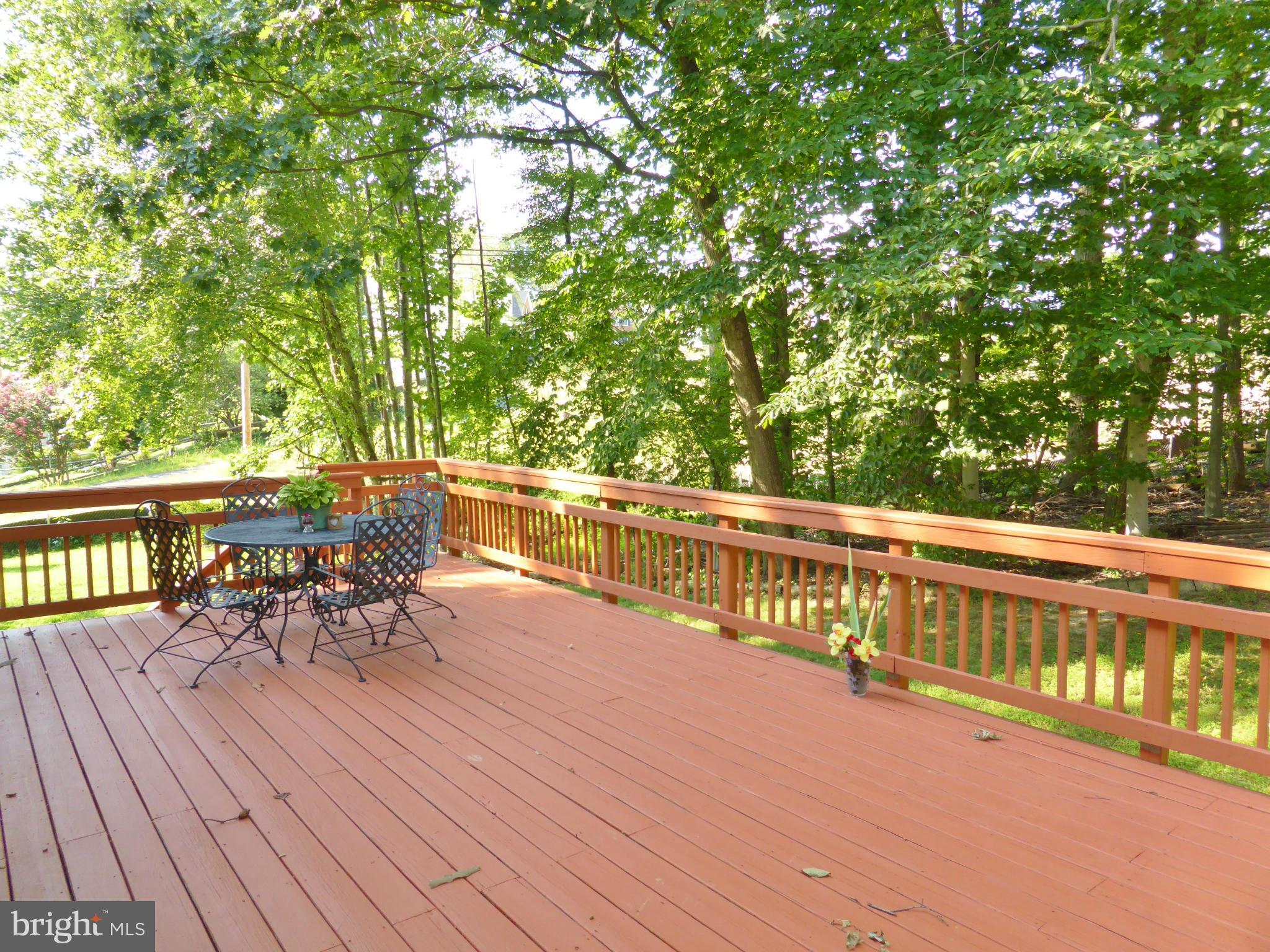 7587 Vogels Way Springfield, VA 22153 - Photo 21 of 26 Deck