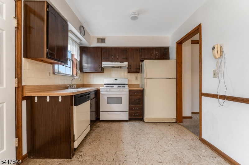 226 Riva Drive Hackettstown, NJ 07840 - Photo 5 of 19