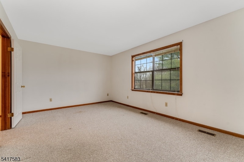 226 Riva Drive Hackettstown, NJ 07840 - Photo 9 of 19