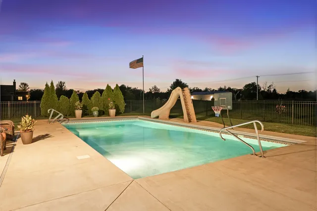 $1,248,999 | 2800 West 133rd Avenue, Crown Point, IN 46307