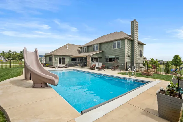 $1,248,999 | 2800 West 133rd Avenue, Crown Point, IN 46307