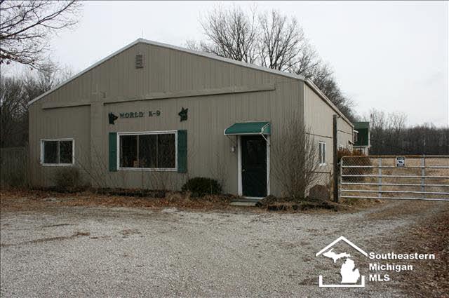 5343 Stull Road Petersburg, MI 49270 - Photo 4 of 16 Heated with dog ken
