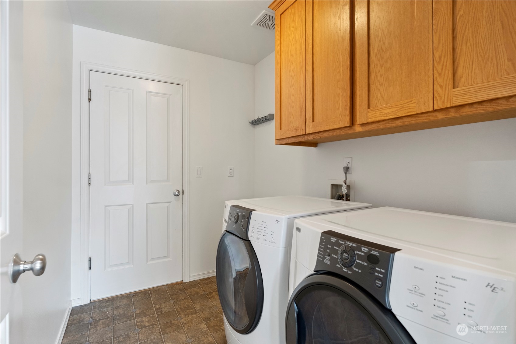 4410 239th Place Southeast Bothell, WA 98021 - Photo 33 of 40 a utility room with dryer and washer