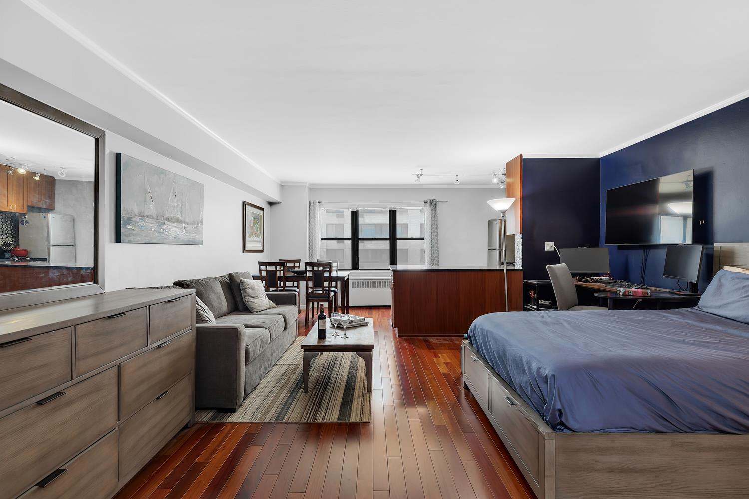 301 East 48th St Unit 3E  