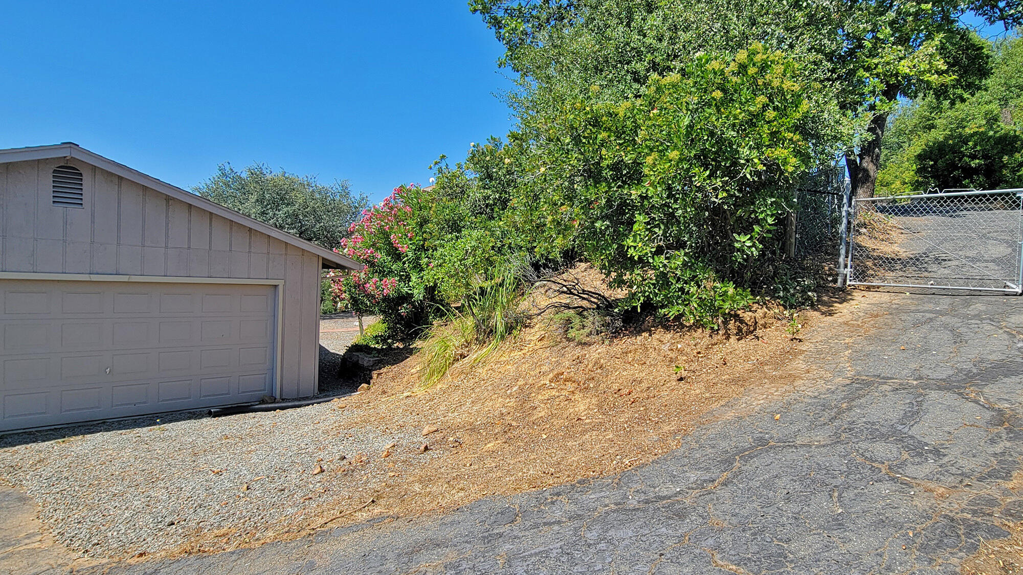 15723 Highland Point Way Redding, CA 96001 - Photo 37 of 40 shop-exterior1