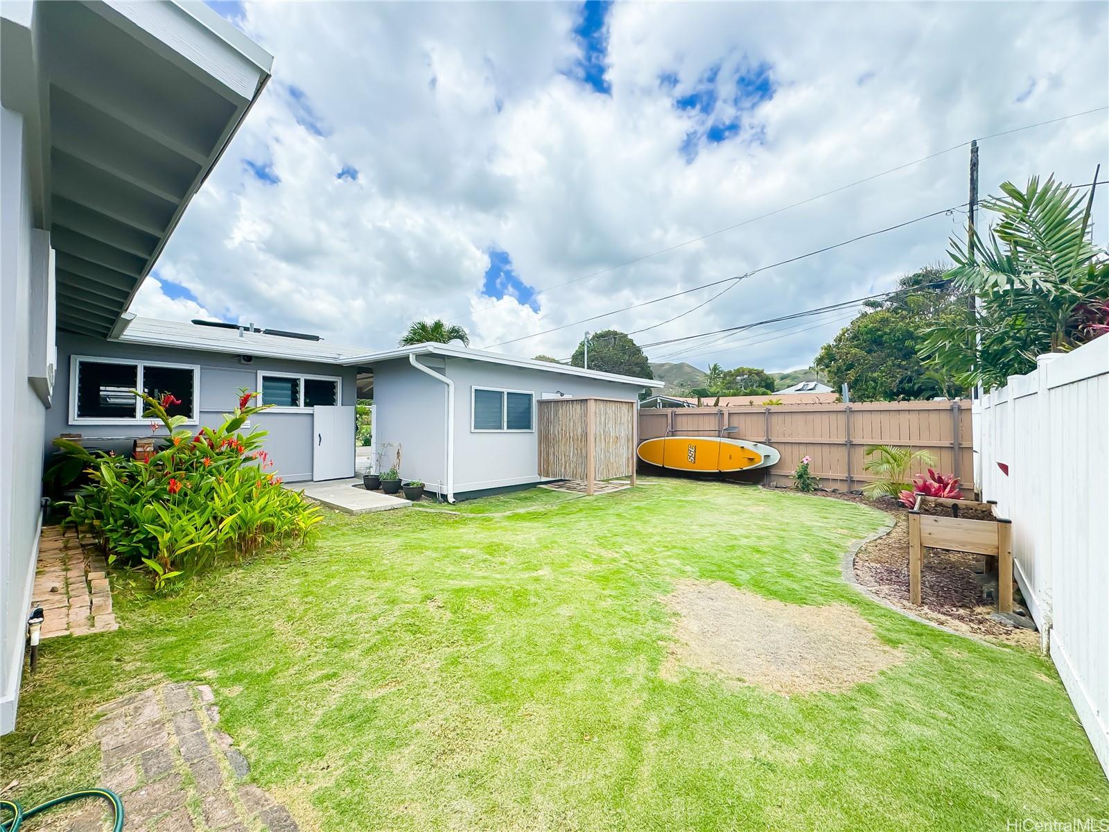 346 Ilimalia Loop Kailua, HI 96734 - Photo 19 of 24 a porch with seating space