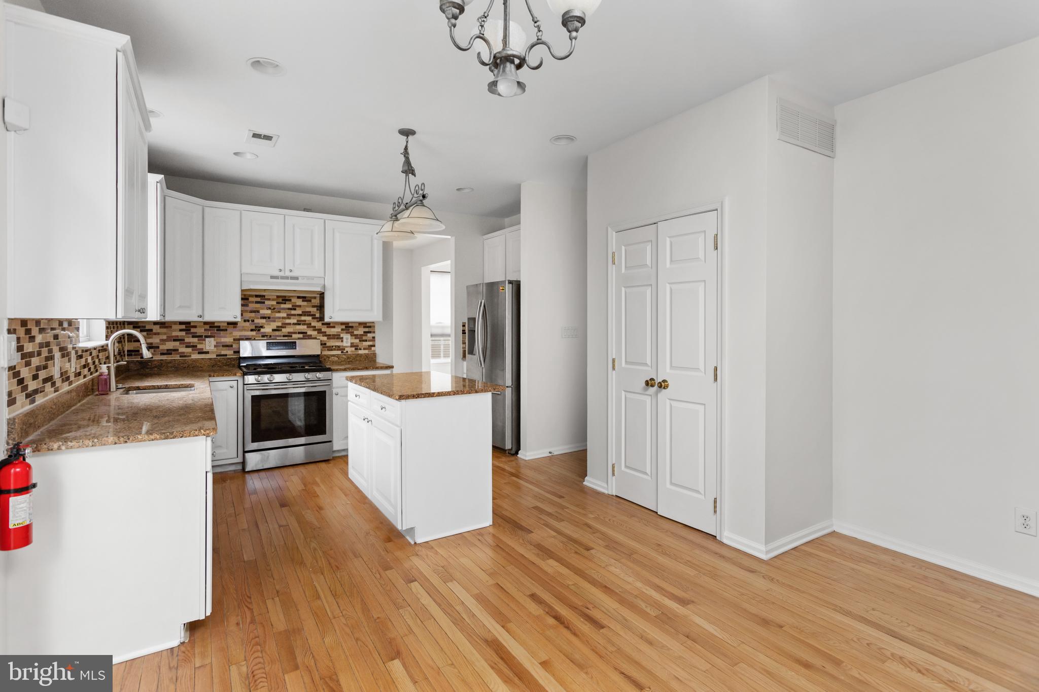 10 Alexander Lane Columbus, NJ 08022 - Photo 13 of 37