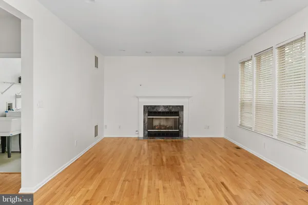 $4,000 | 10 Alexander Lane, Columbus, NJ 08022