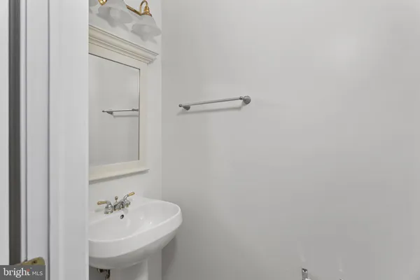 $4,000 | 10 Alexander Lane, Columbus, NJ 08022