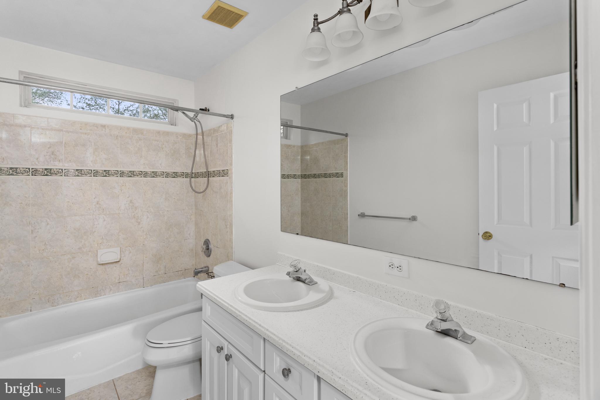 10 Alexander Lane Columbus, NJ 08022 - Photo 28 of 37