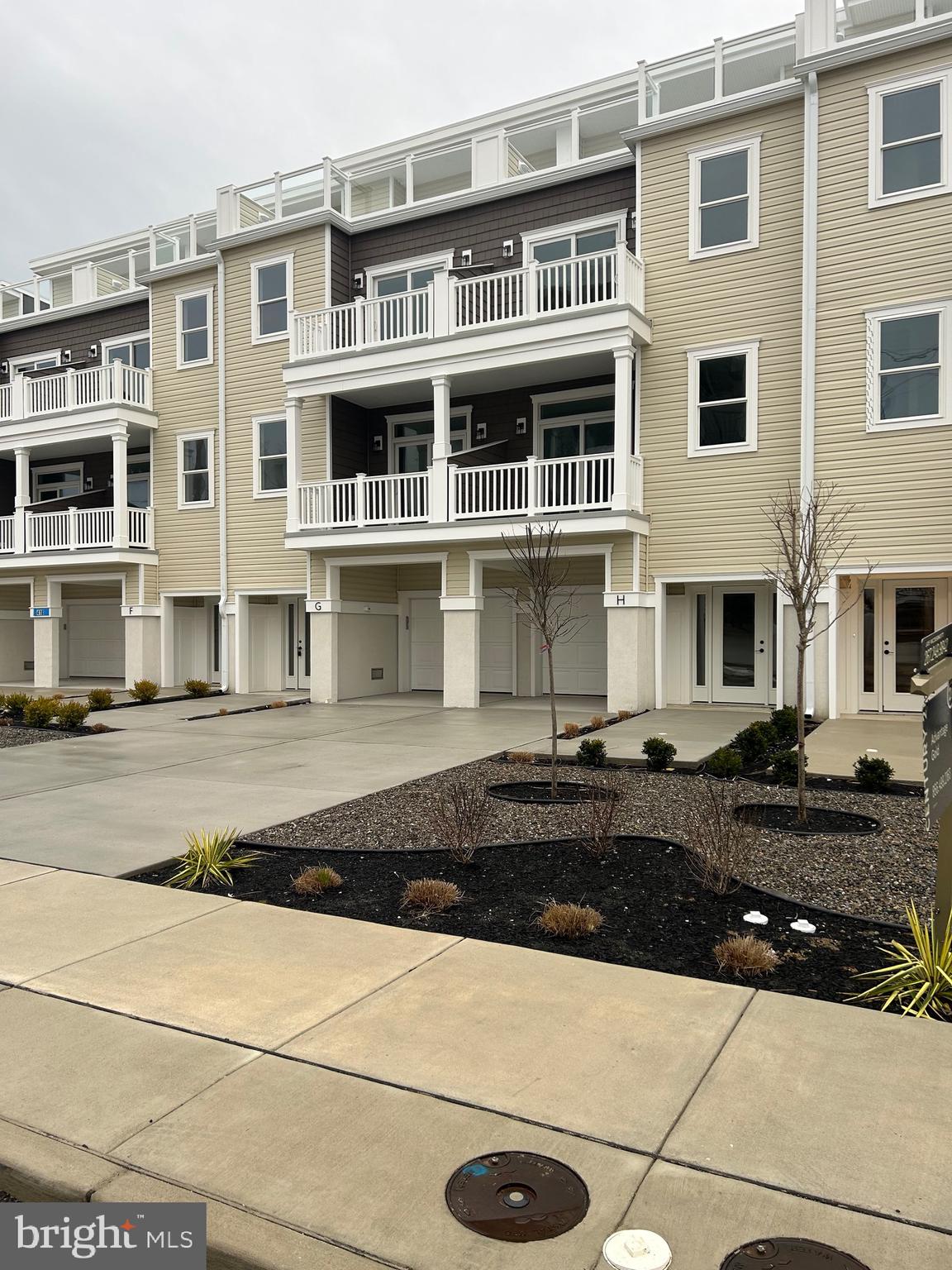 418 Farragut Road, Unit H Wildwood Crest, NJ 08260 - Photo 1 of 28
