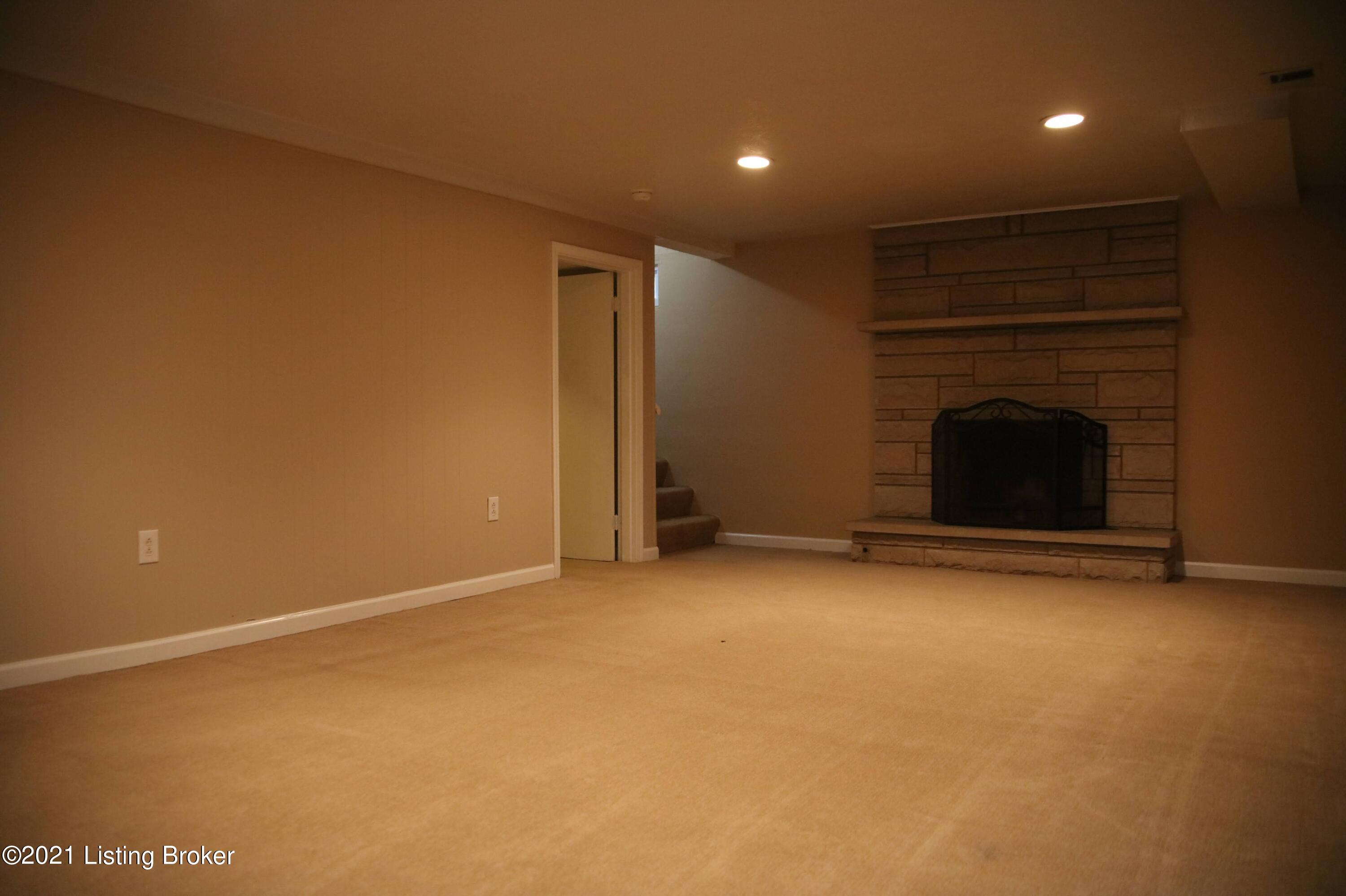 1552 Knight Road Louisville, KY 40216 - Photo 30 of 41 201A9392
