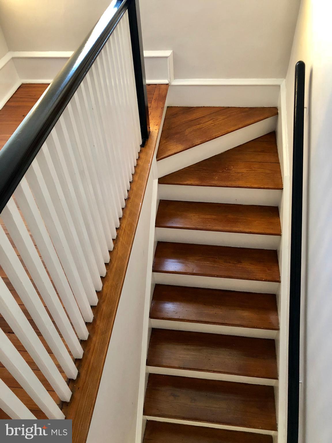 601 East Manoa Road Havertown, PA 19083 - Photo 20 of 39 Stairs