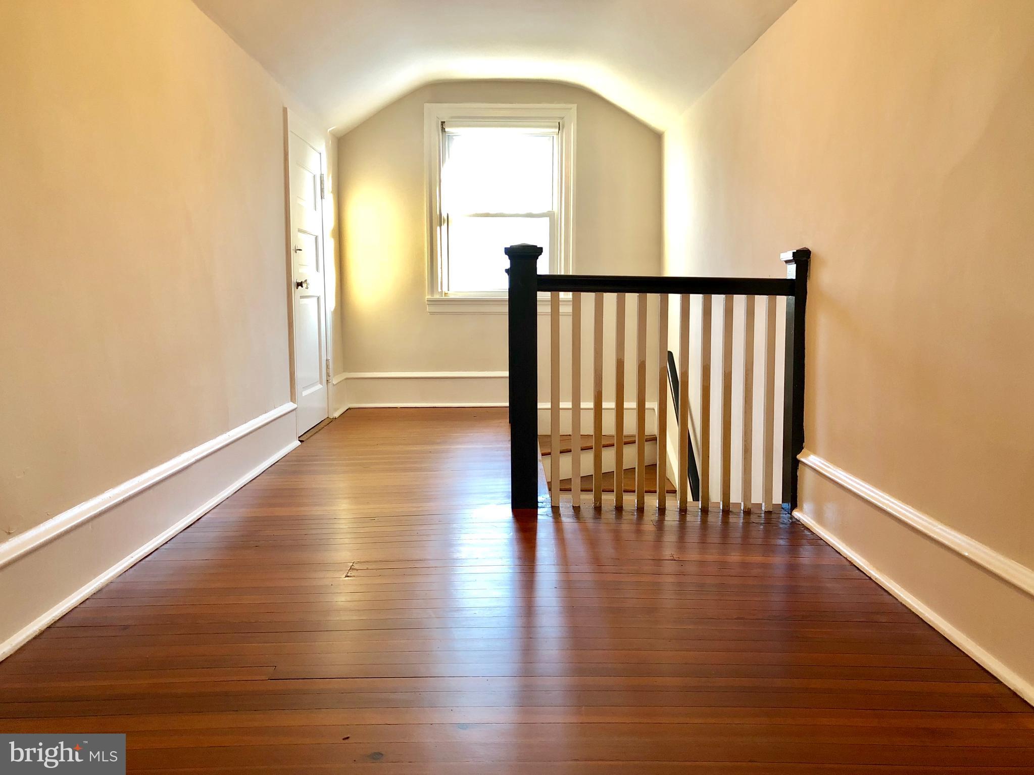 601 East Manoa Road Havertown, PA 19083 - Photo 21 of 39 Upstairs Hallway