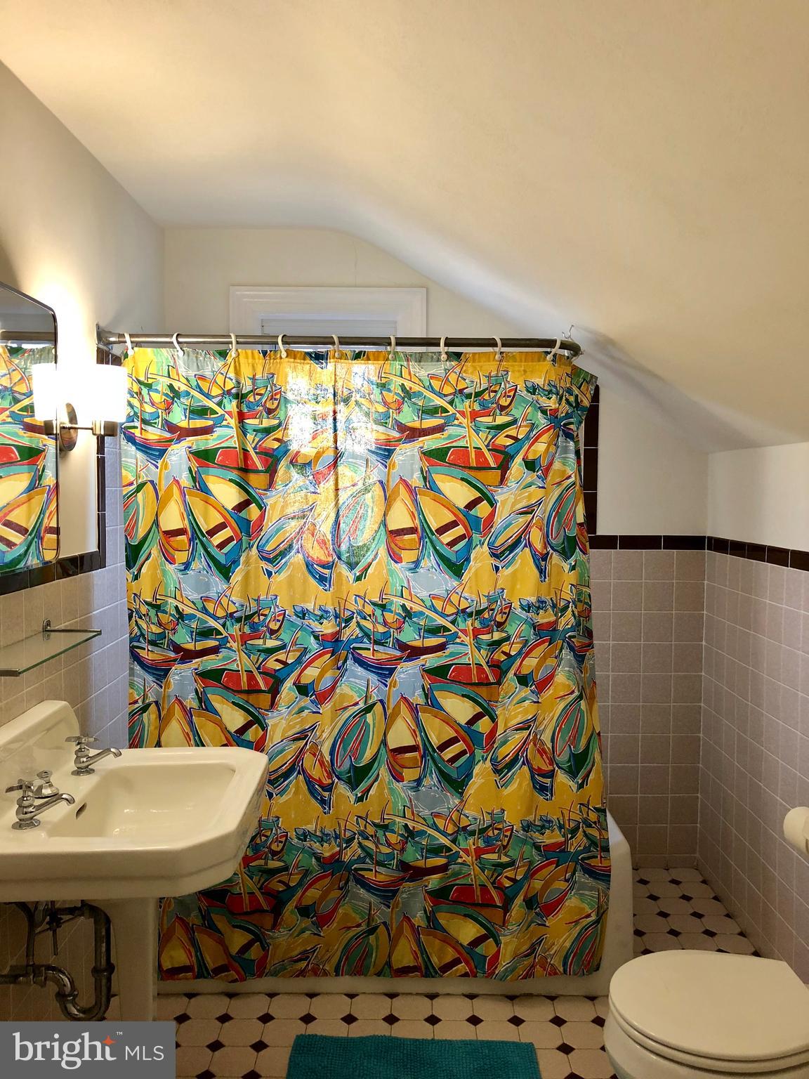 601 East Manoa Road Havertown, PA 19083 - Photo 23 of 39 Hall Bath - Upstairs