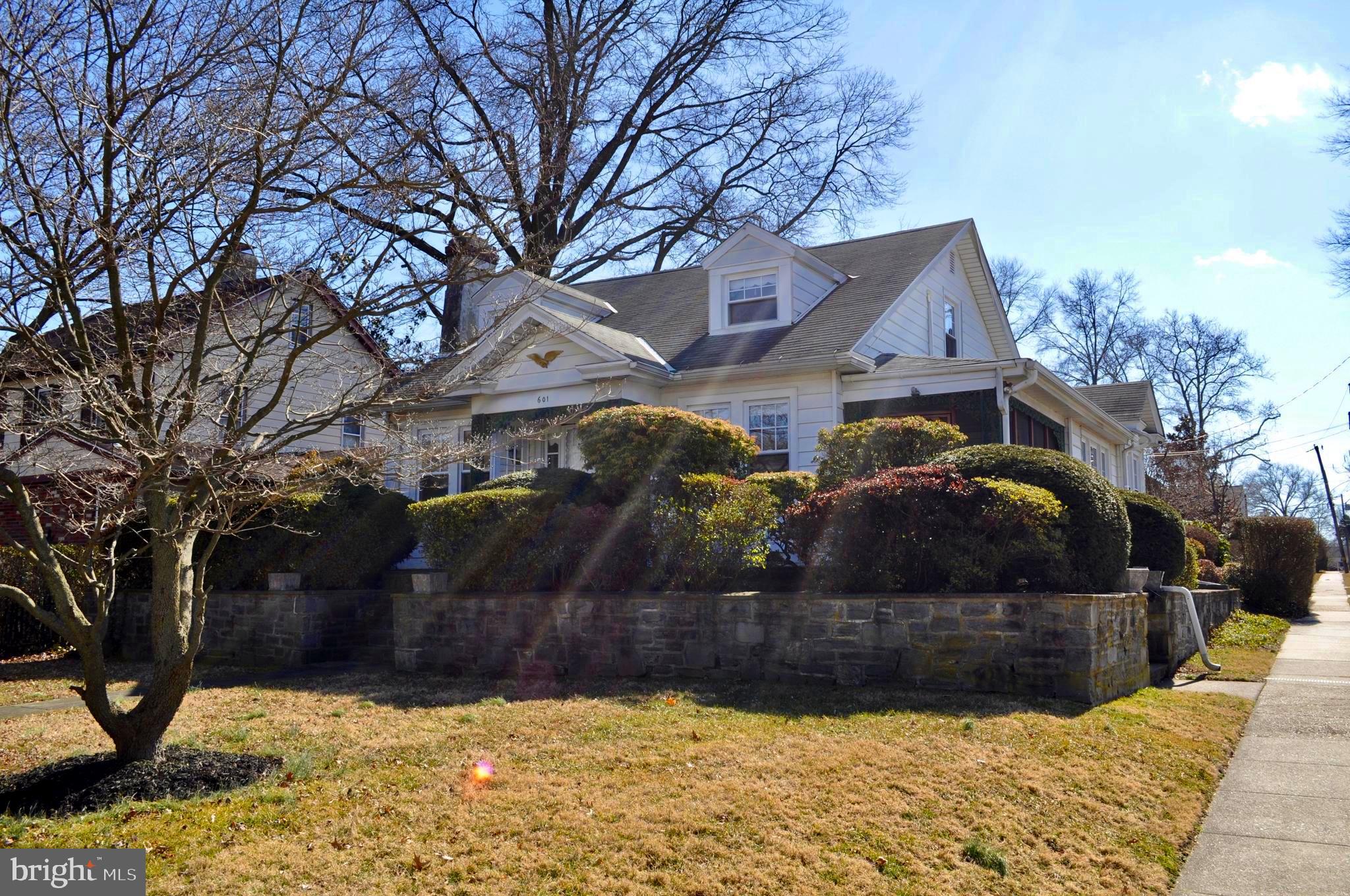 601 East Manoa Road Havertown, PA 19083 - Photo 4 of 39 Exterior Side