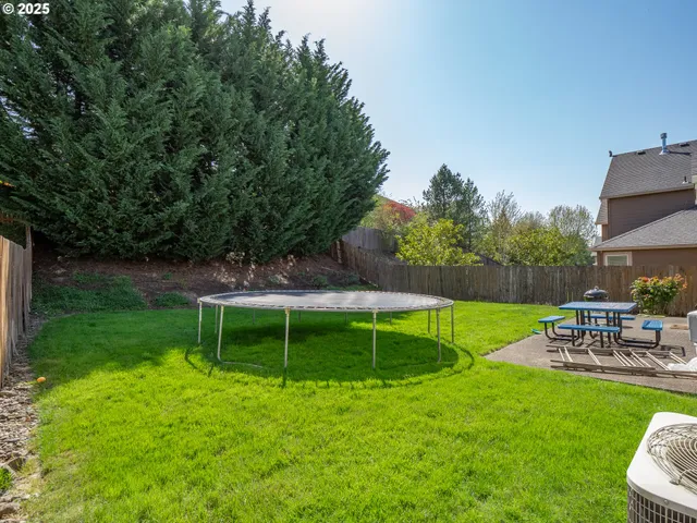 $689,000 | 180 The Greens Avenue, Newberg, OR 97132